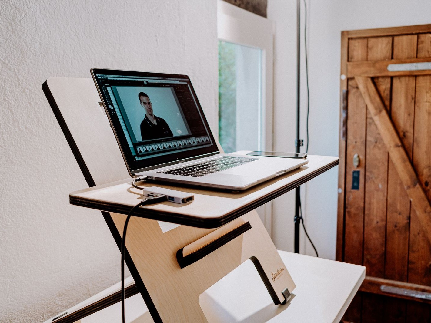 Bureau assis-debout en bois