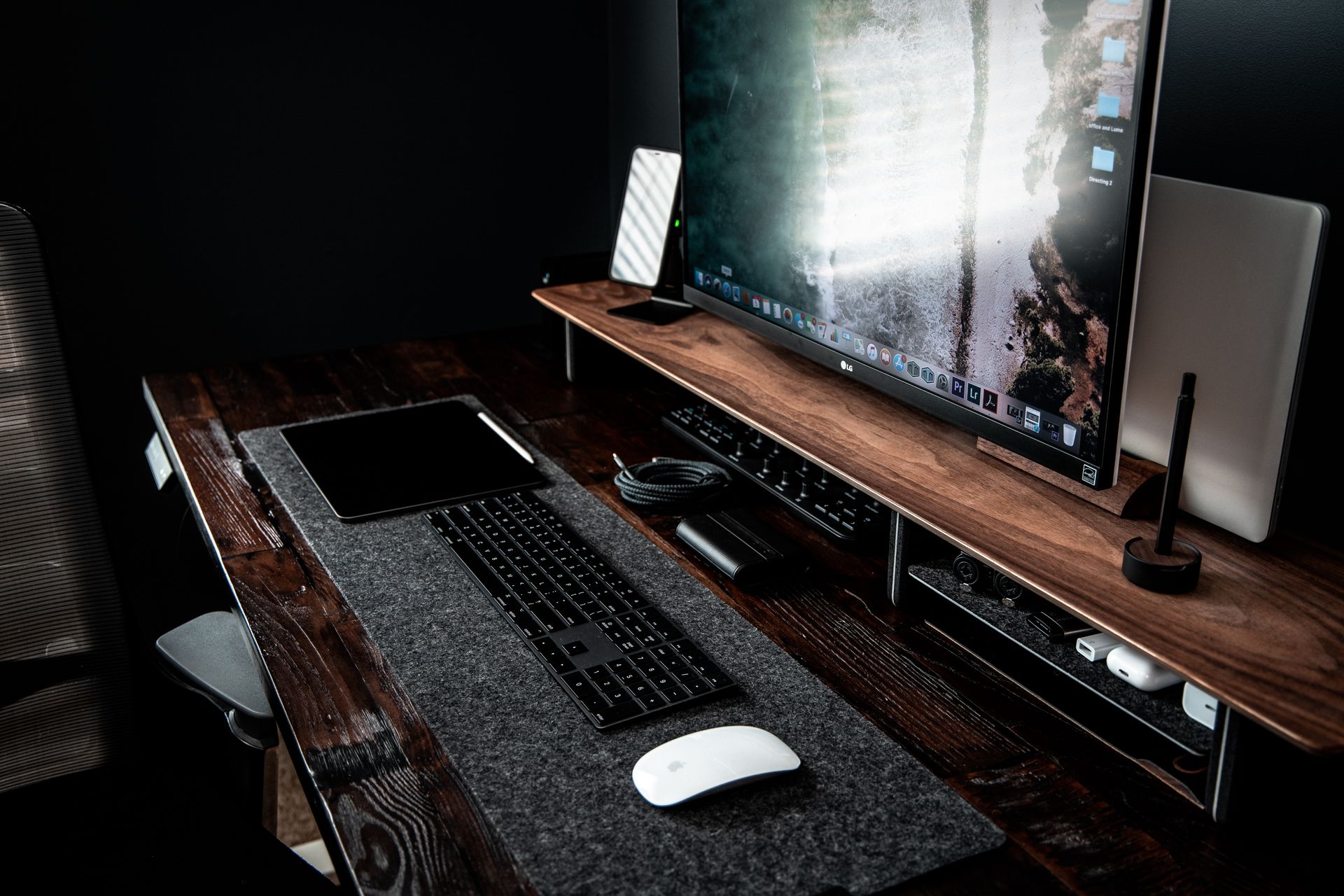 ErgoHide : à qui ce bureau sur mesure en bois massif convient vraiment (et à qui non)